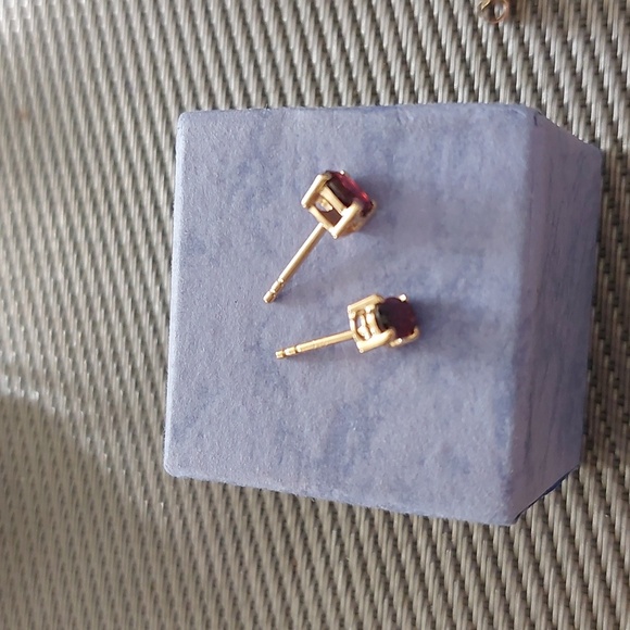 18K Yellow Gold Plated Genuine Garnet Earrings  1.02 Carat - Picture 8 of 8